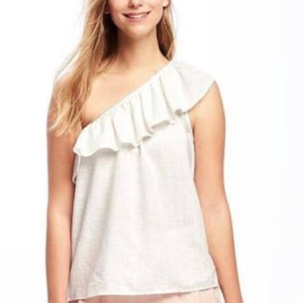 2/$5 Add another item to bundle. 
Old navy summer top